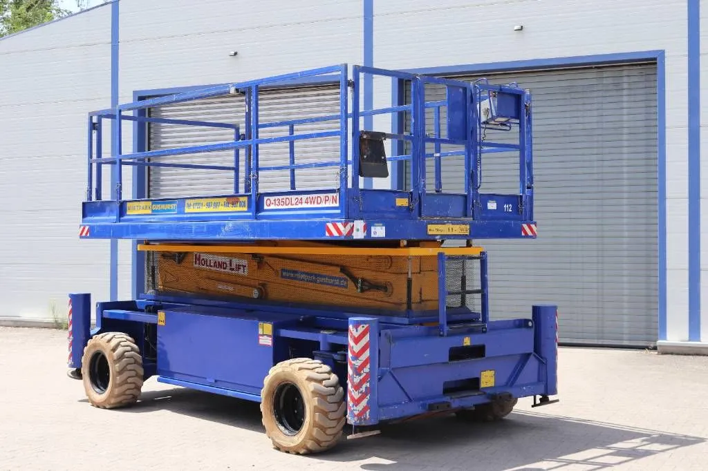 Holland Lift Diesel-Scherenbühne Q-135 DL24 4WD/P (Int.Nr. 109)