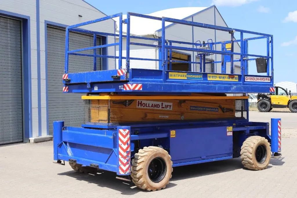Holland Lift Diesel-Scherenbühne Q-135 DL24 4WD/P (Int.Nr. 109)