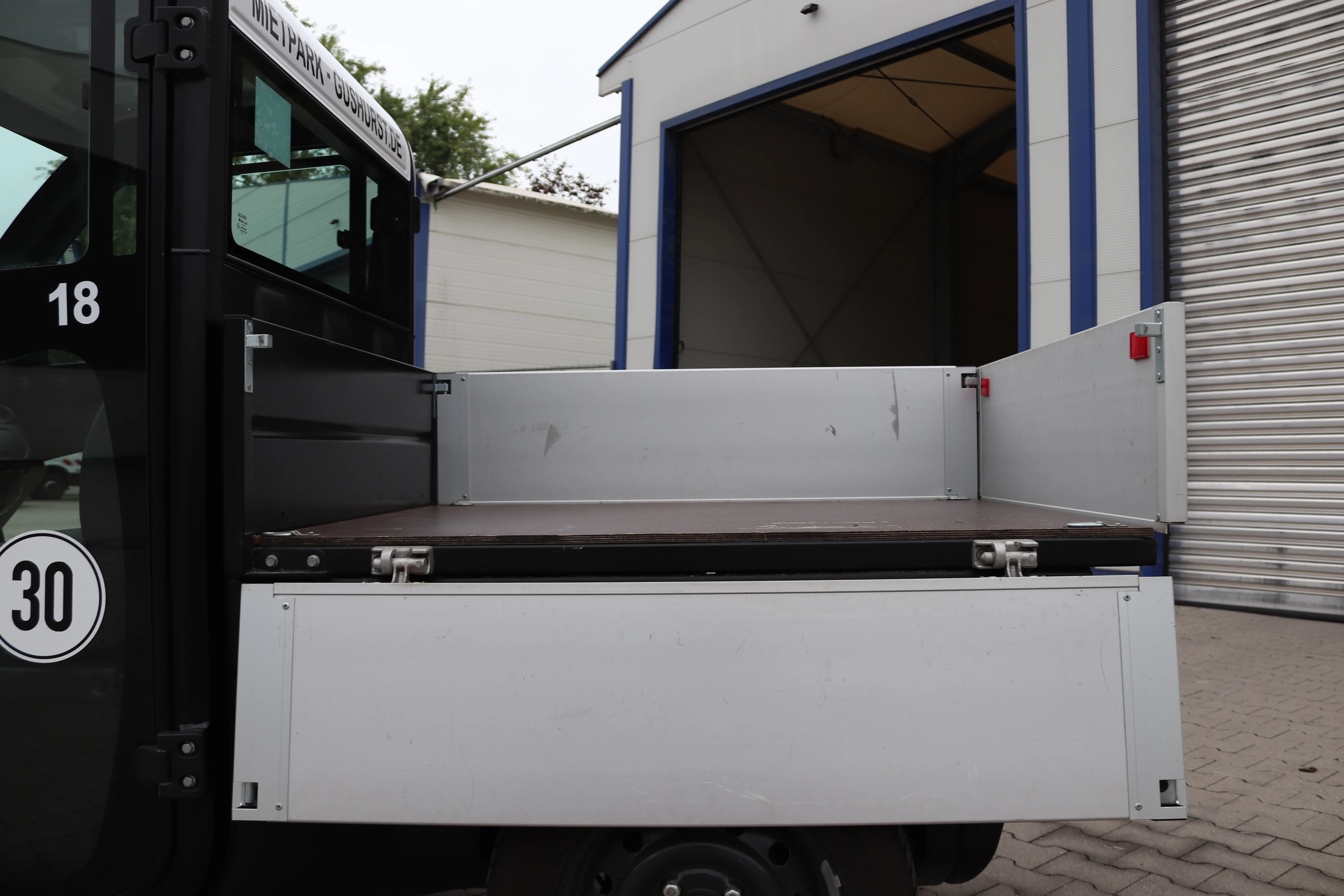 Goupil G2 - Pritsche E-Wagen (Int.Nr.018)