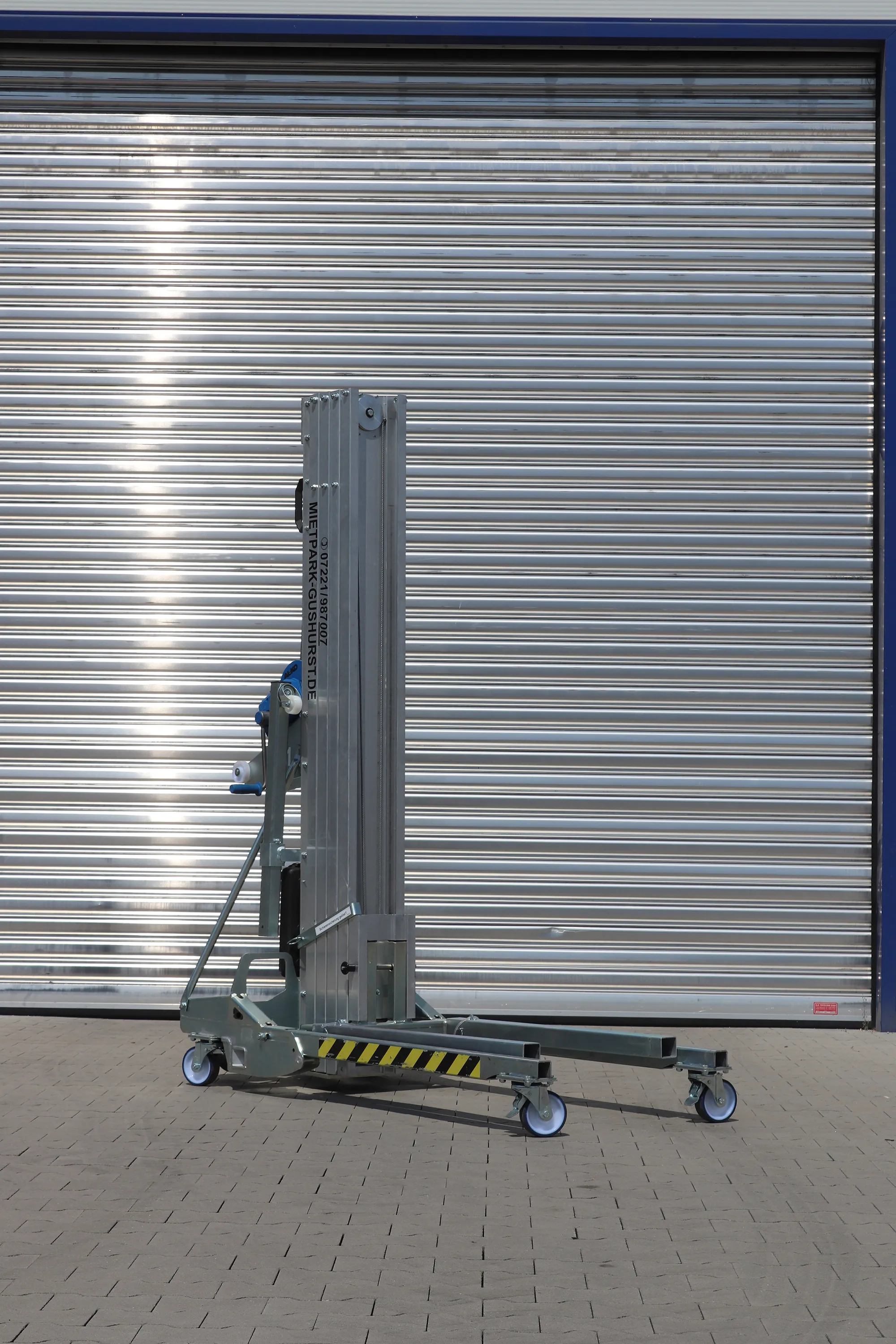 Böcker Lastenlift LM 750 S4 