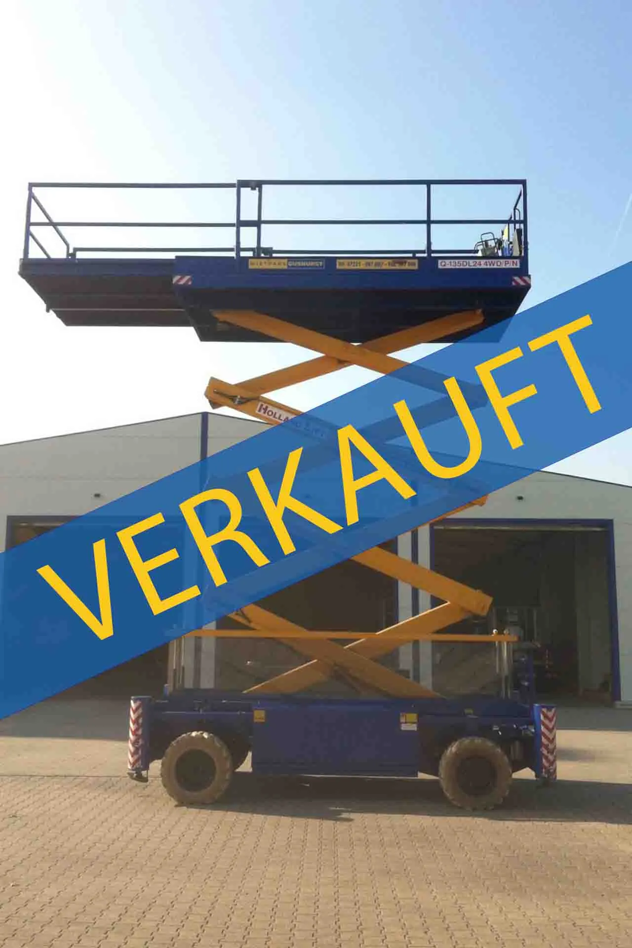 Holland Lift Diesel-Scherenbühne mit 15,50 m Arbeitshöhe, robuster Bauweise und hoher Tragkraft für anspruchsvolle Einsätze