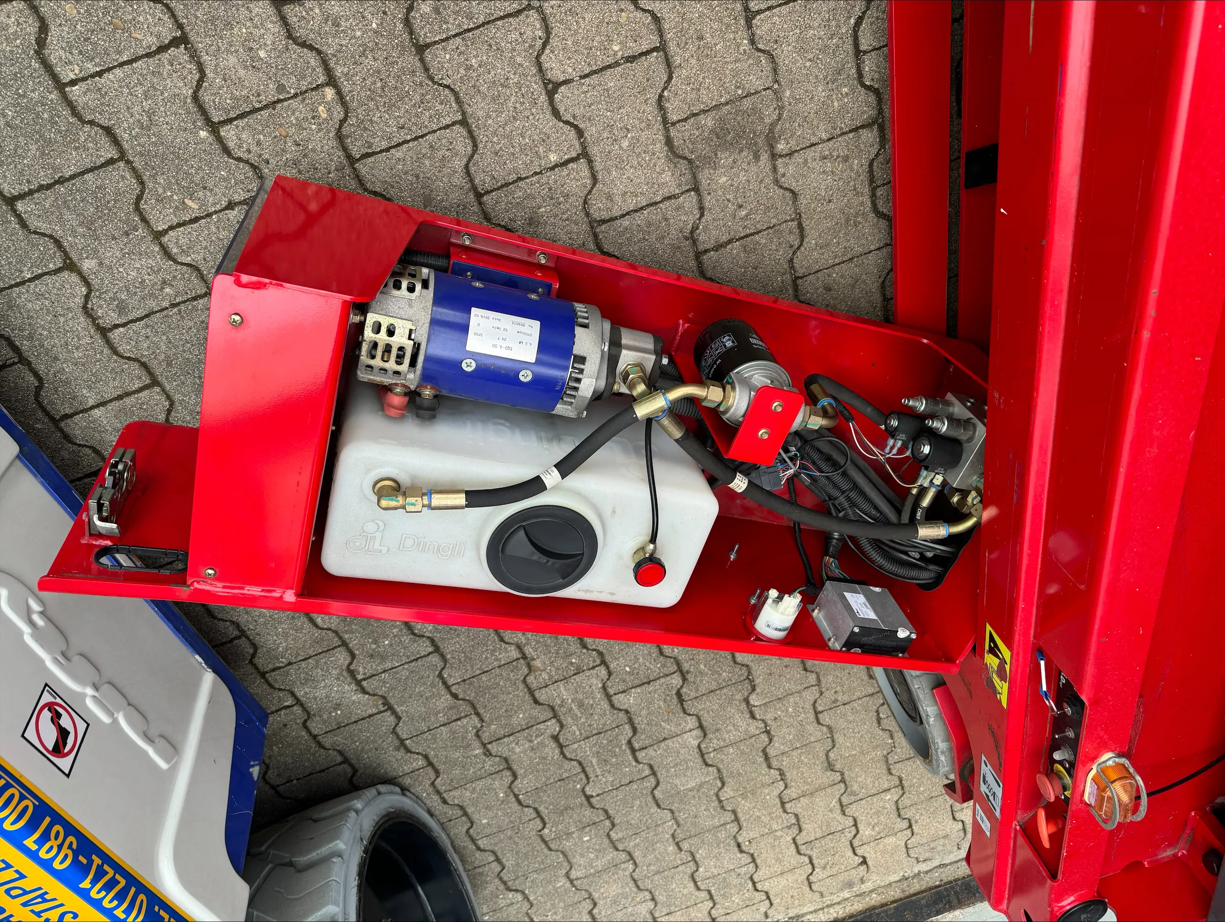 Magni Elektro-Scherenbühne ES1412E (Int.Nr. 355) 