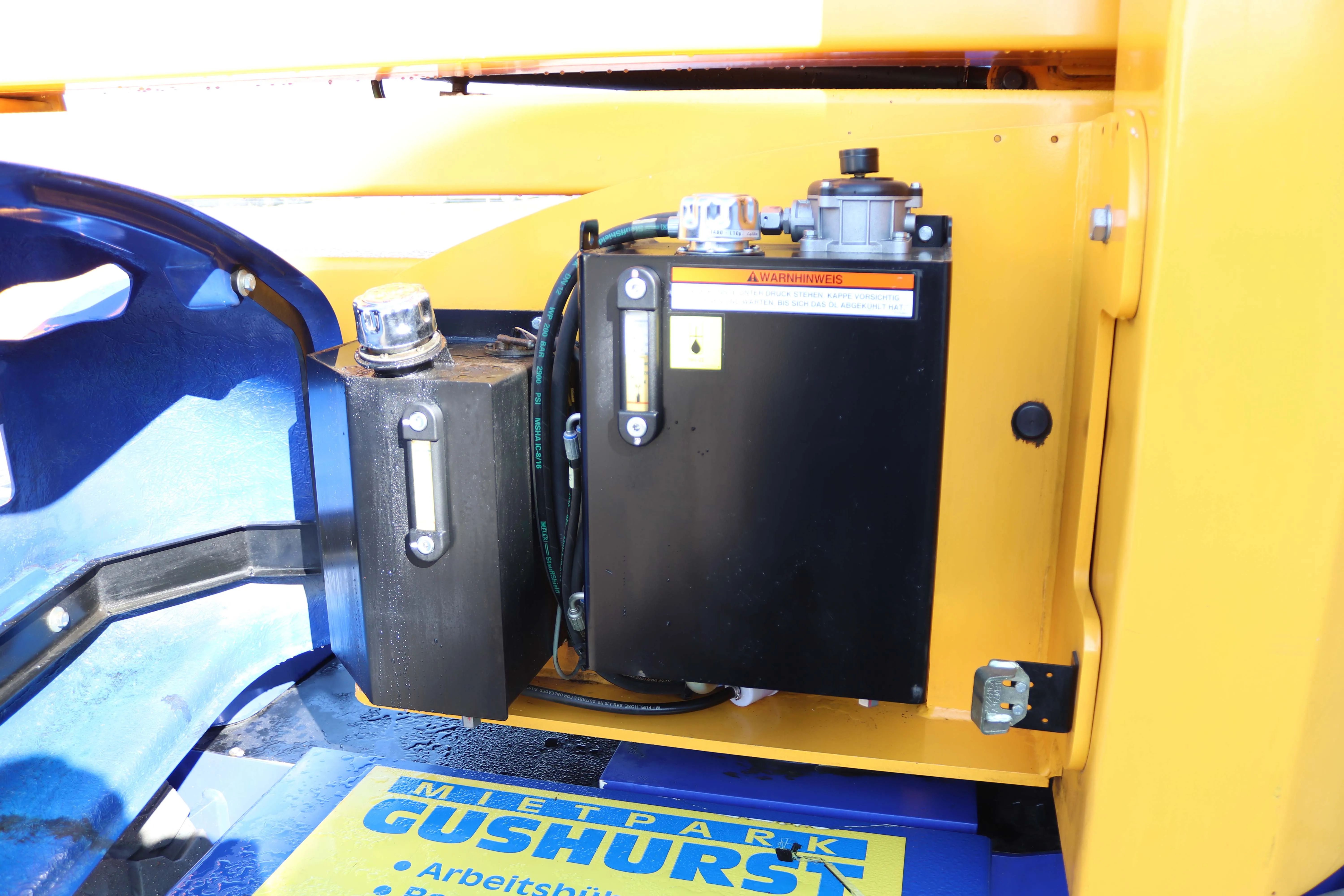 Nifty Hybrid-Gelenkbühne HR 15 N/DE 2x4 (Int.Nr. 153)  