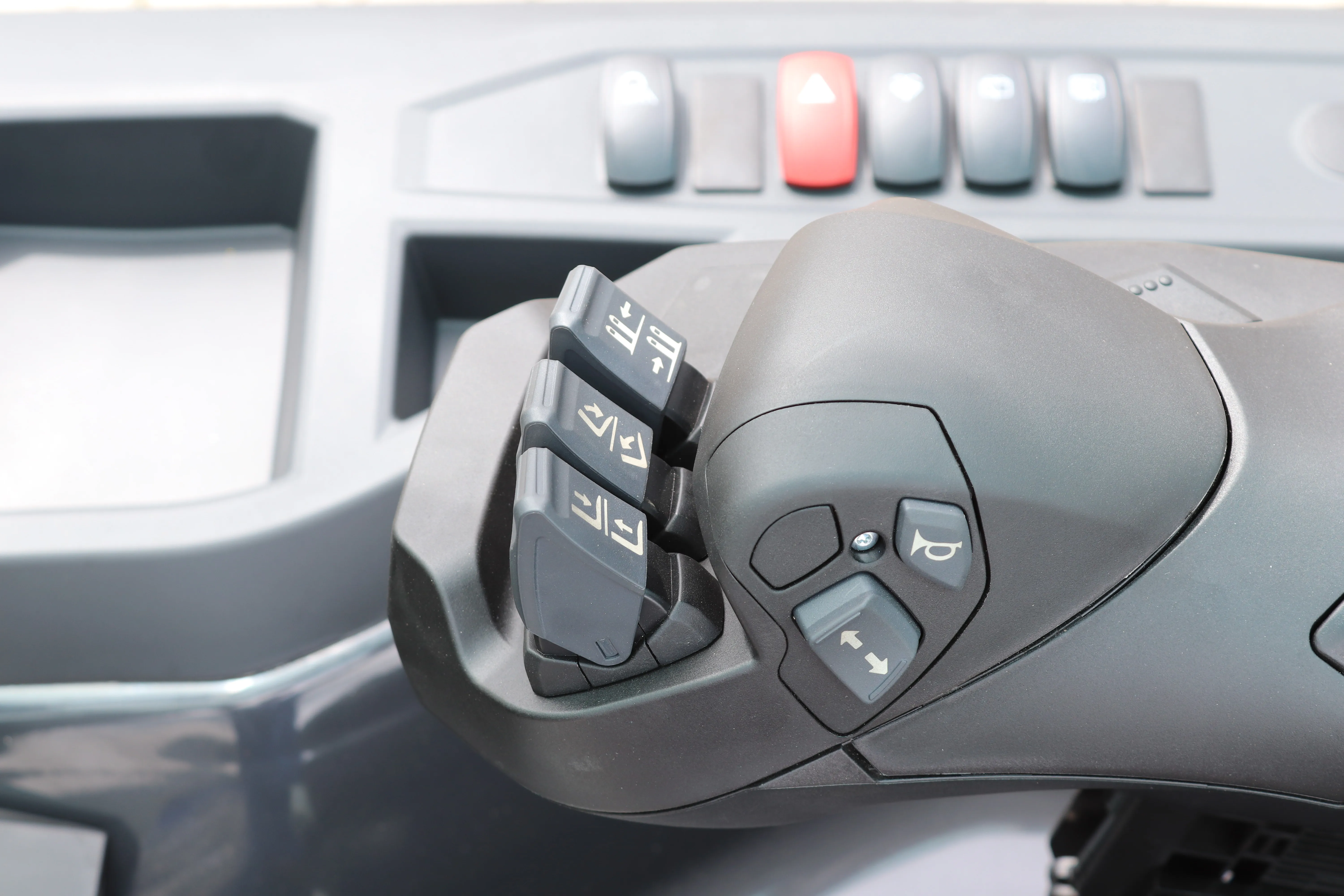 Mitsubishi  Elektro-Stapler FB35N - 4700