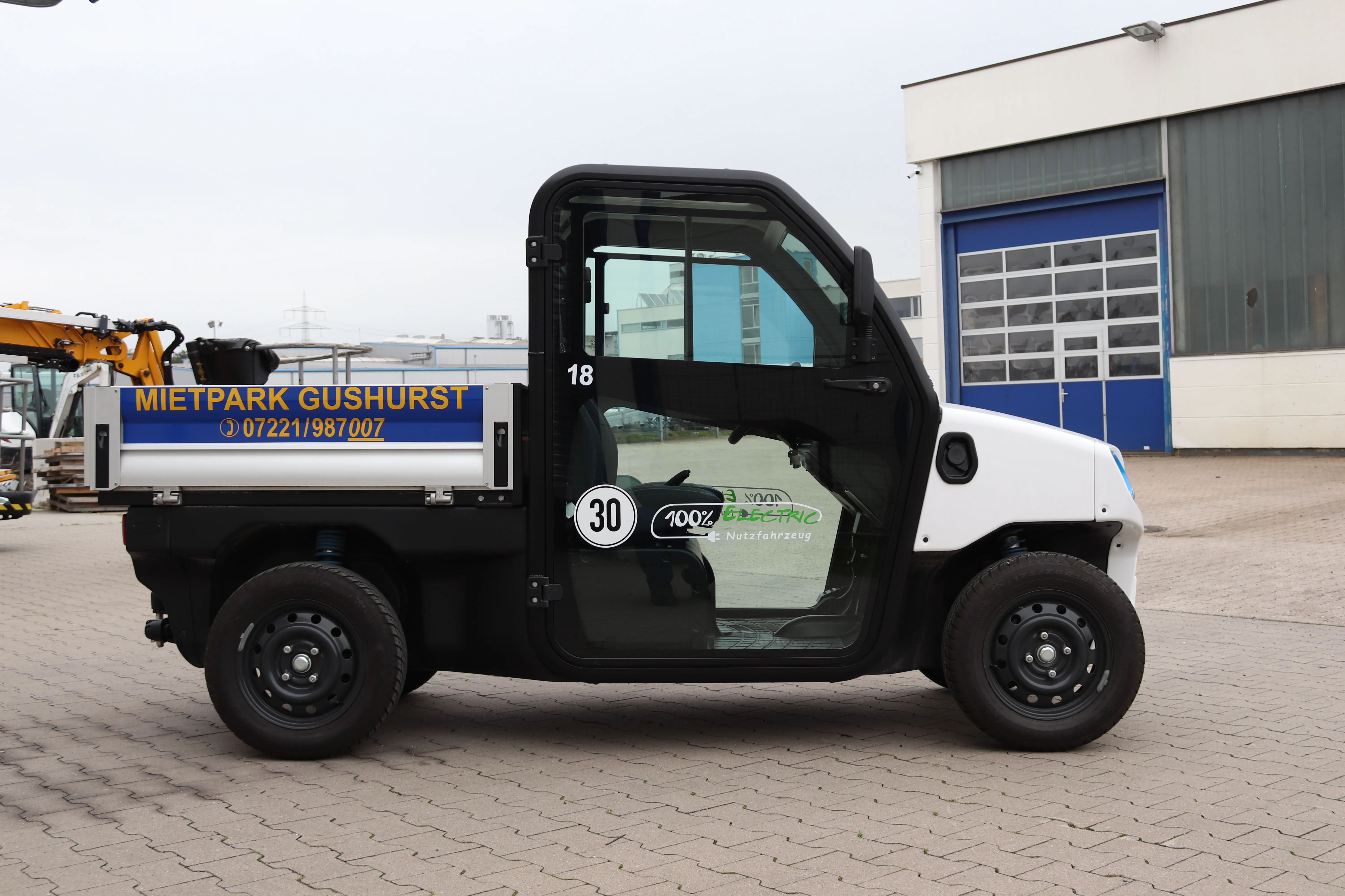 Goupil G2 - Pritsche E-Wagen (Int.Nr.018)