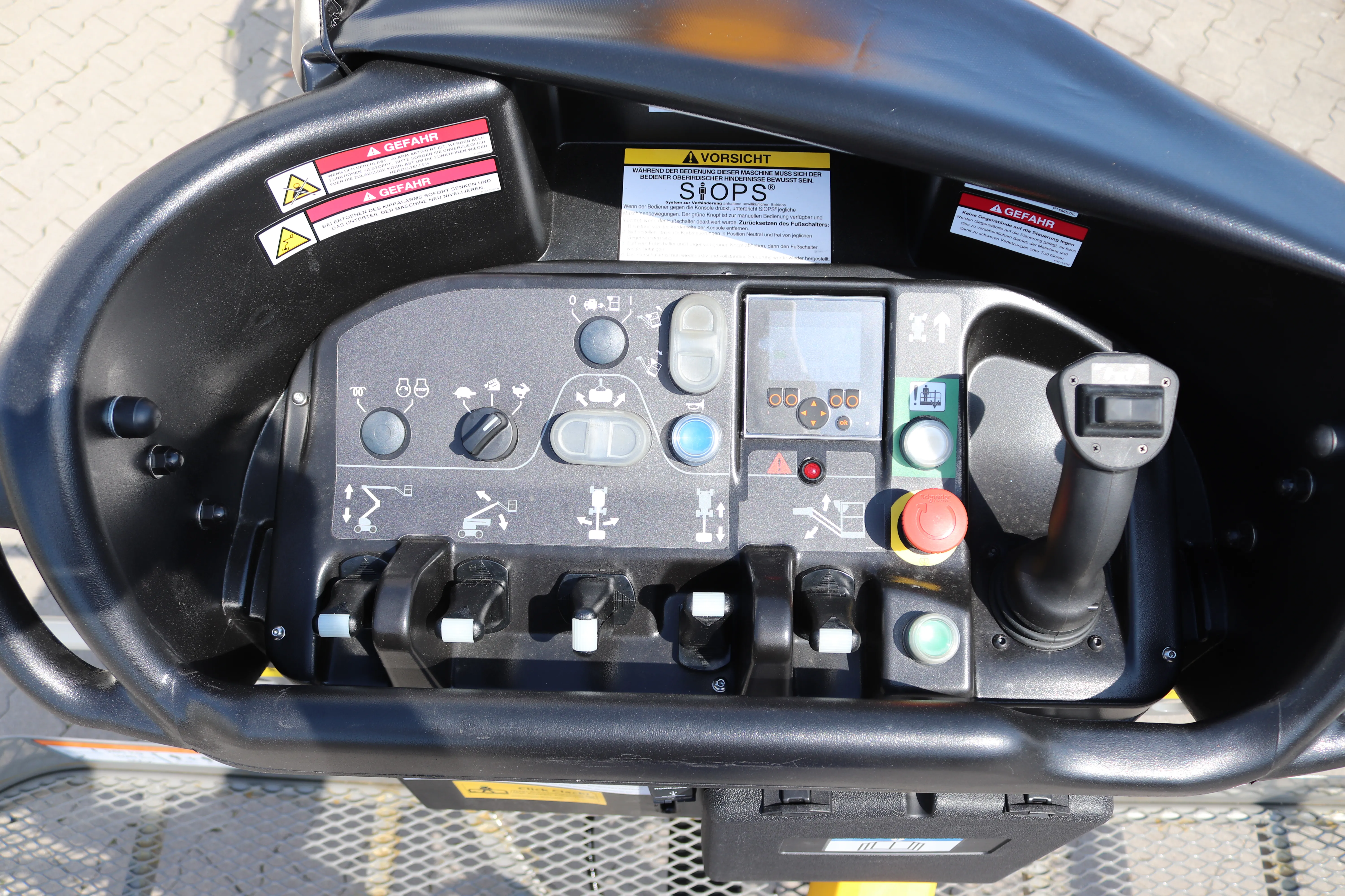 Nifty Elektro-Gelenkbühne HR28 4x4  