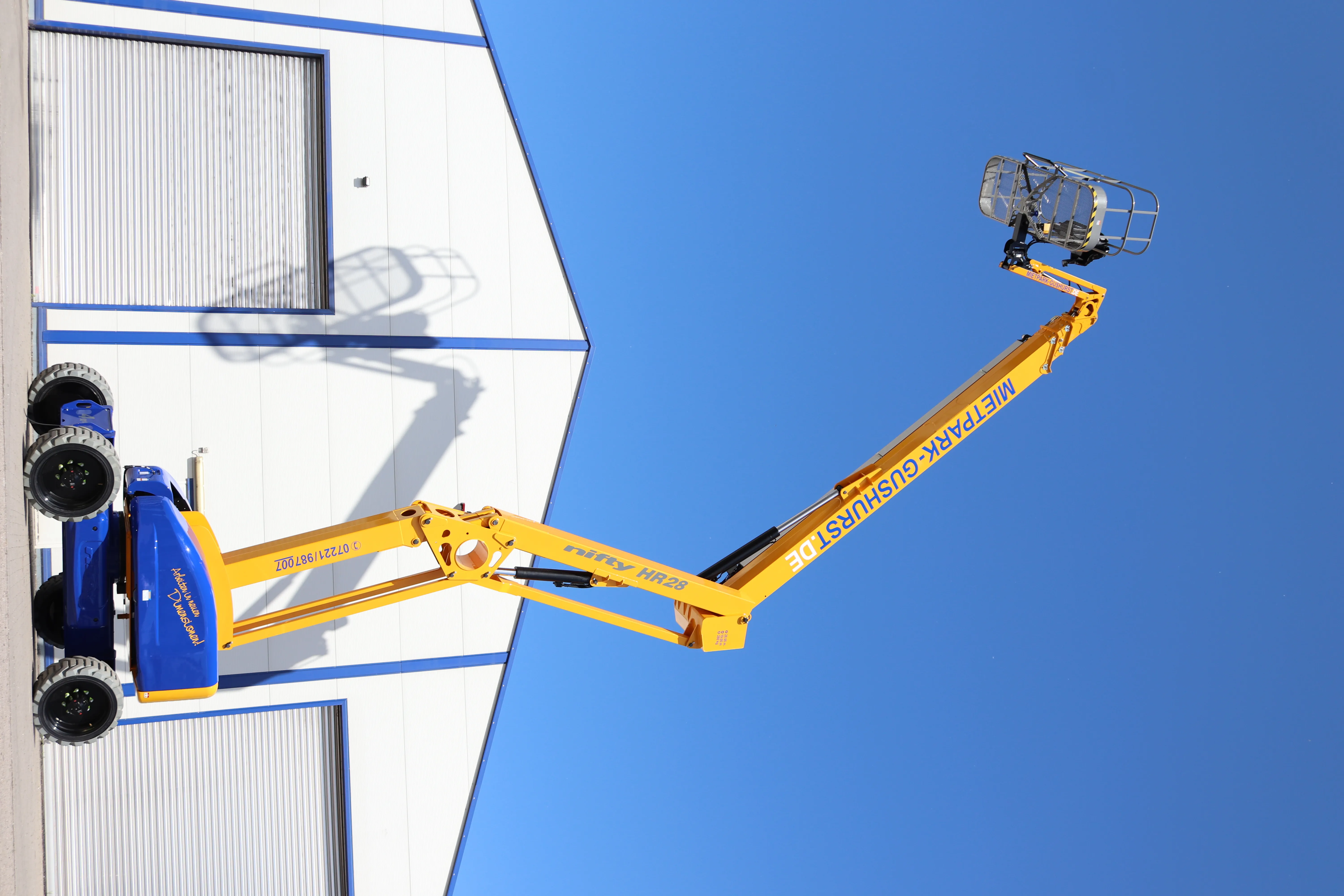 Nifty Elektro-Gelenkbühne HR28 4x4  