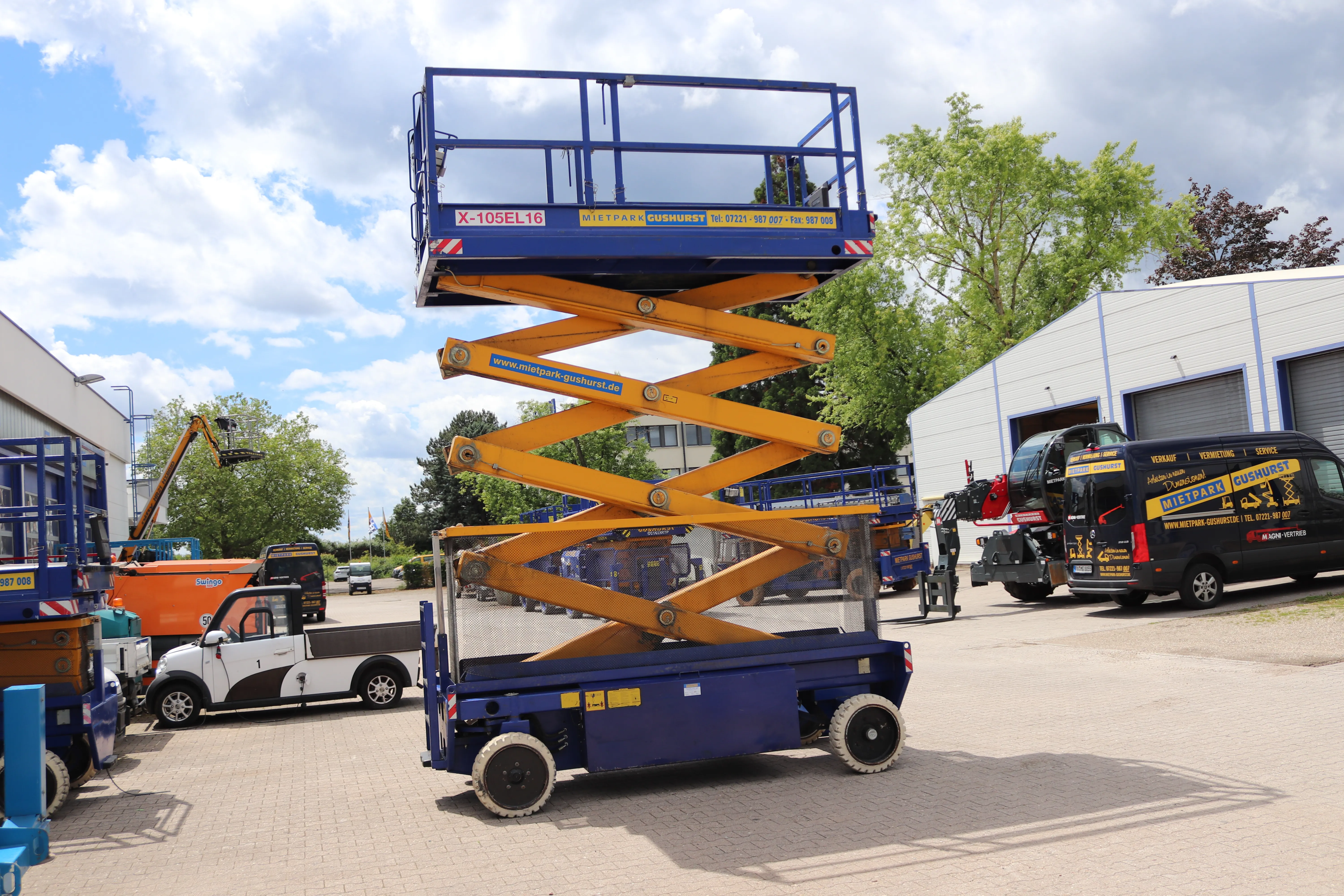 Holland Lift Elektro-Scherenbühne X-105 El 16 (Int.Nr. 105)