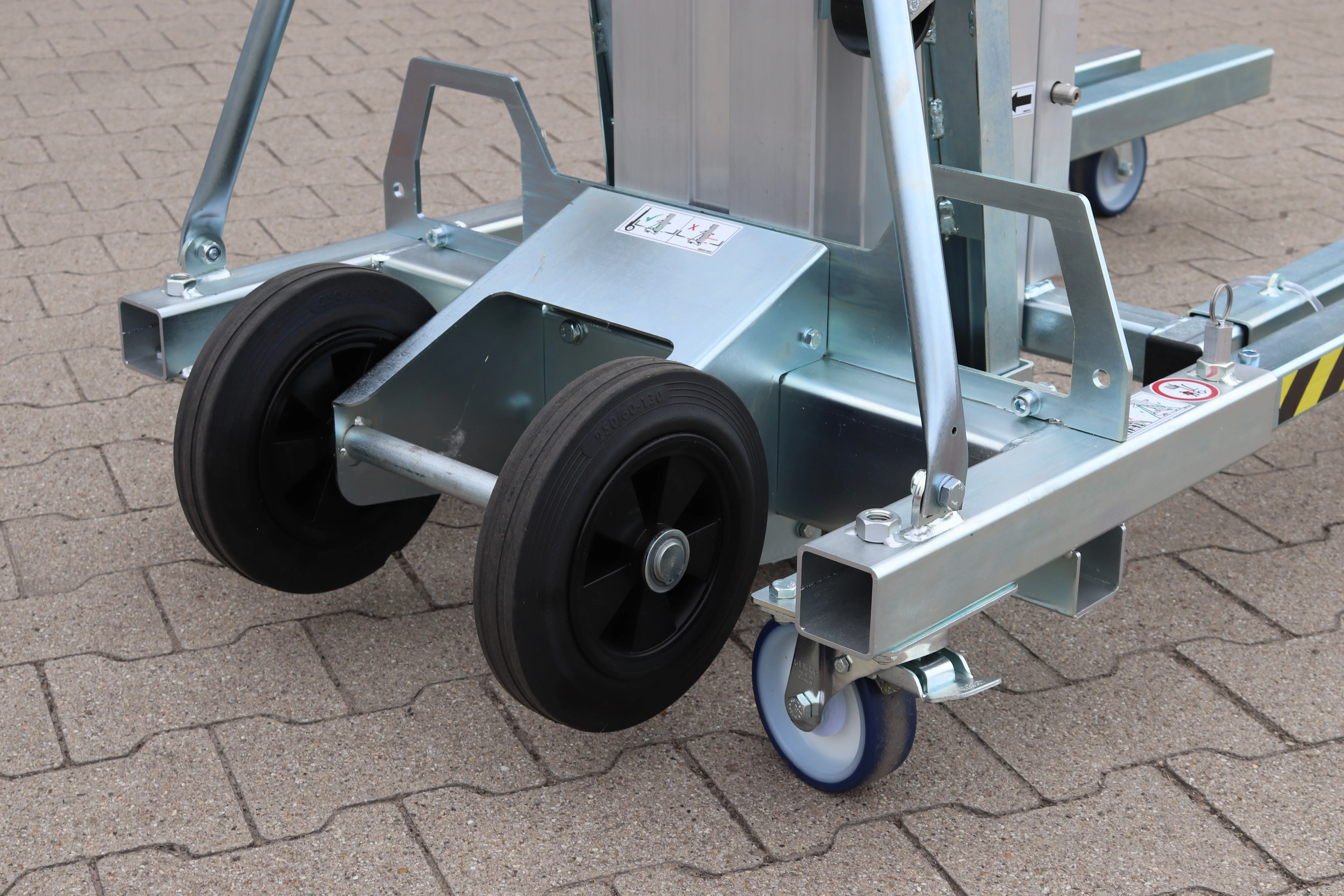 Böcker LMC 620 Lastenlift