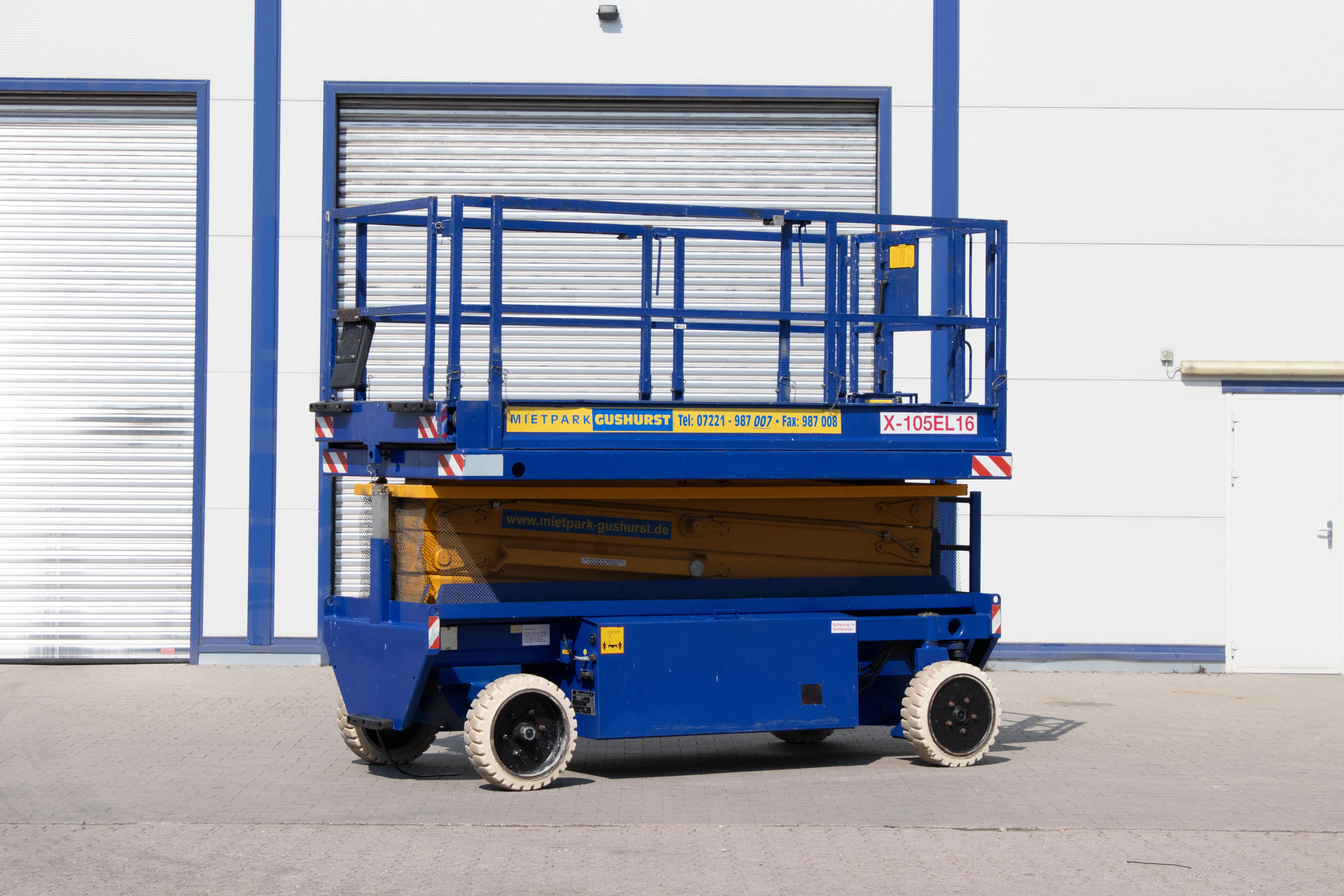 Holland Lift Elektro-Scherenbühne X-105 El 16 (Int.Nr. 105)