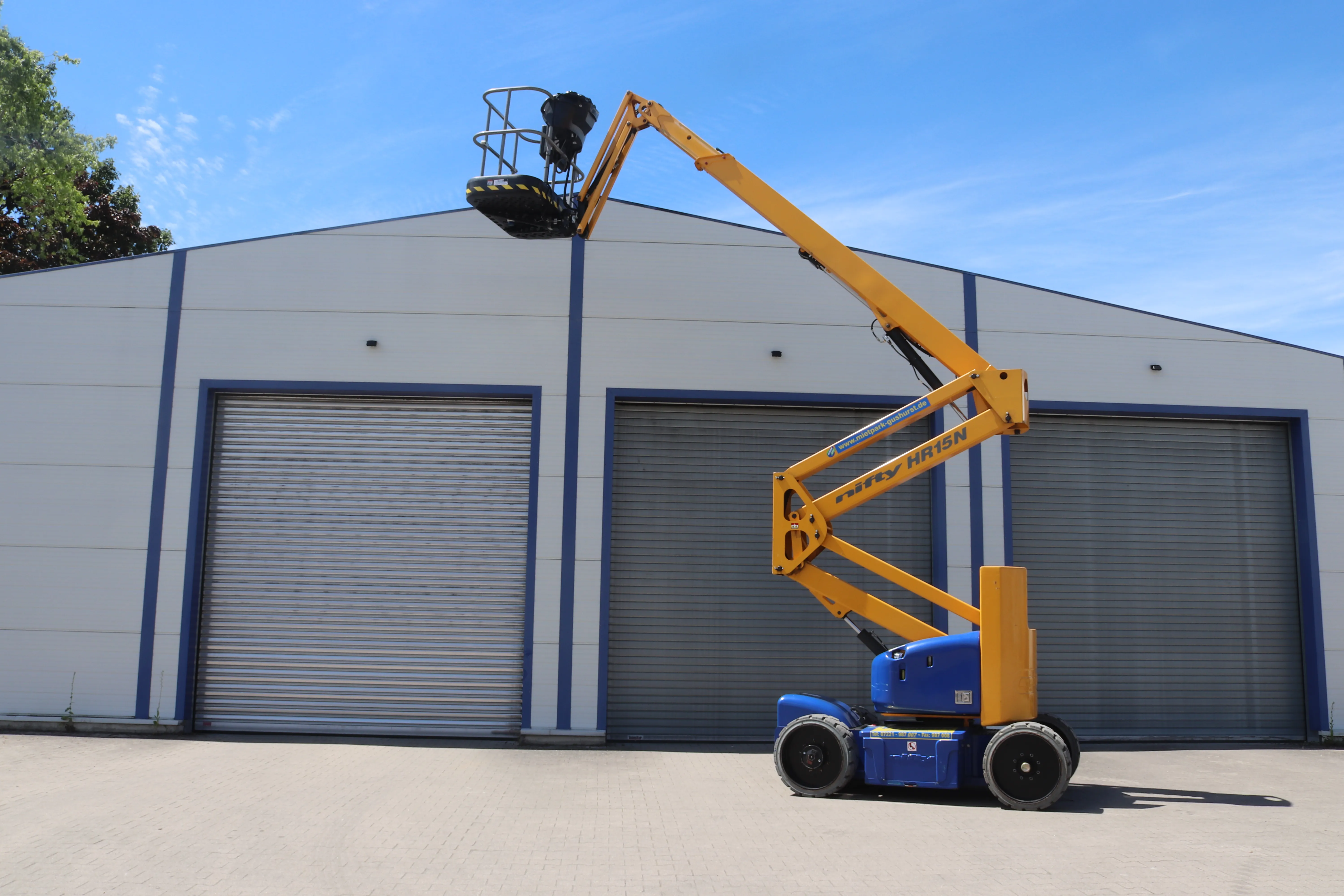 Nifty Hybrid-Gelenkbühne HR 15 N/DE 2x4 (Int.Nr. 153)  