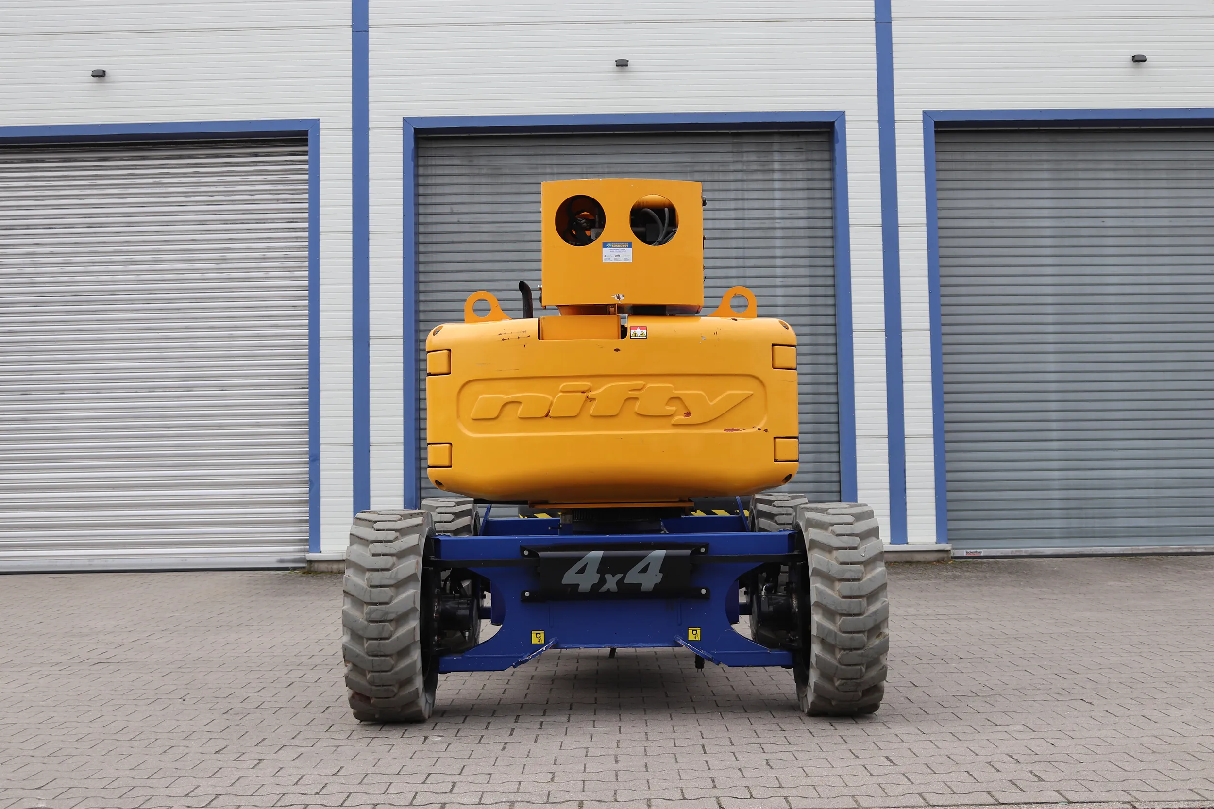 Nifty Hybrid Gelenkbühne HR15 4x4
