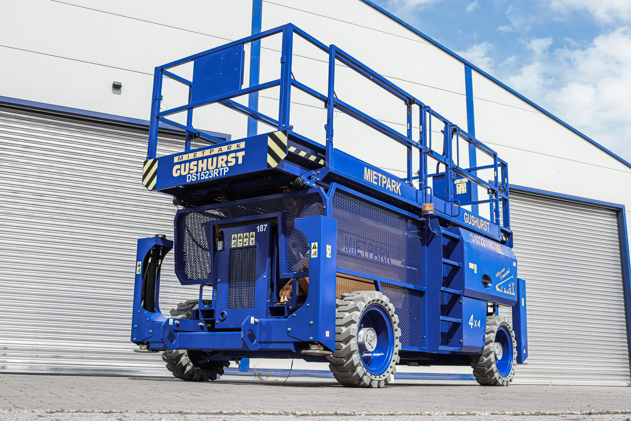 Magni Diesel-Scherenbühne DS1523RTP